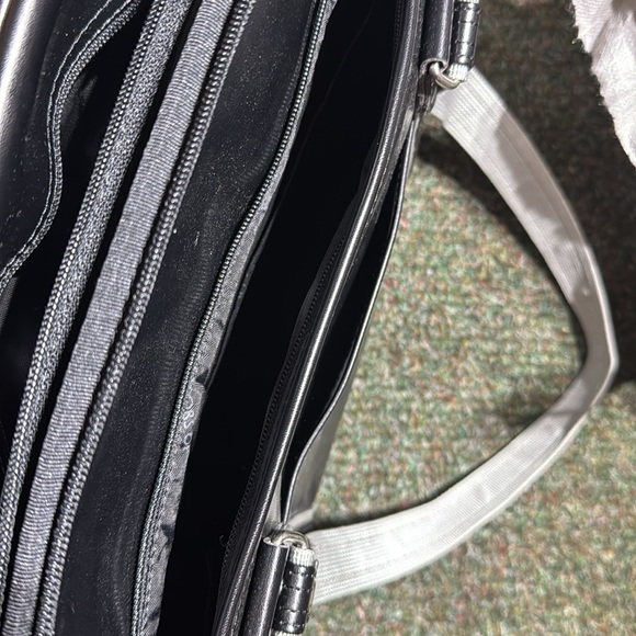 UNITED COLORS OF BENETTON “Ready Set Bag” - Picture 11 of 16